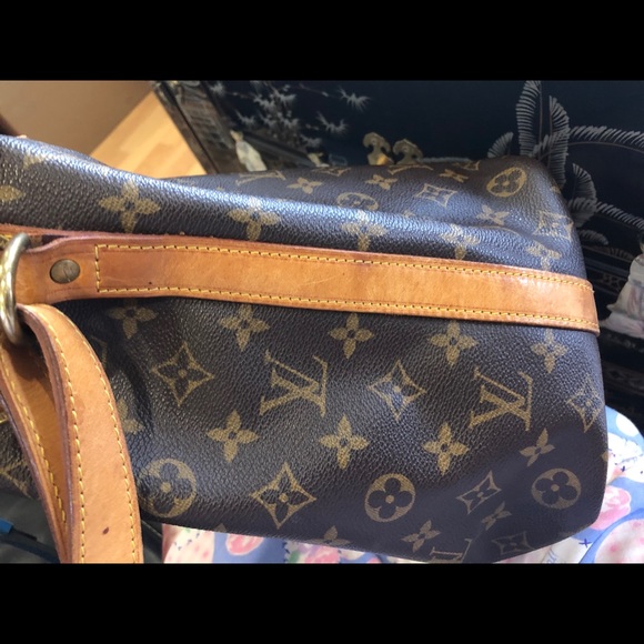 Lv bucket shoulder bag - Picture 7 of 12